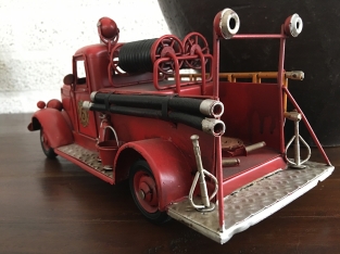 Schlauchwagen der Feuerwehr, handgefertigt aus Metall